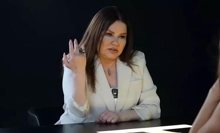 Hülya Avşar, Deniz Seki'yi bir soruyla gerdi!
