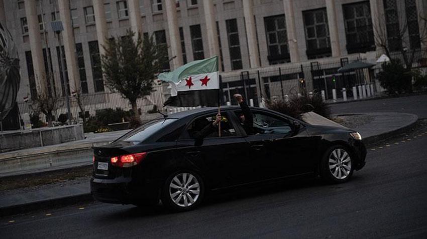 Suriye'de bir devrin sonu: 61 yıllık Baas rejimi çöktü! Rusya: Esad ülkeyi terk etti