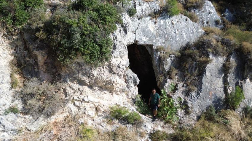 Habibi Neccar Dağı'nda ilginç bir mağara! Hatay'da keşfeilmeyi bekliyor