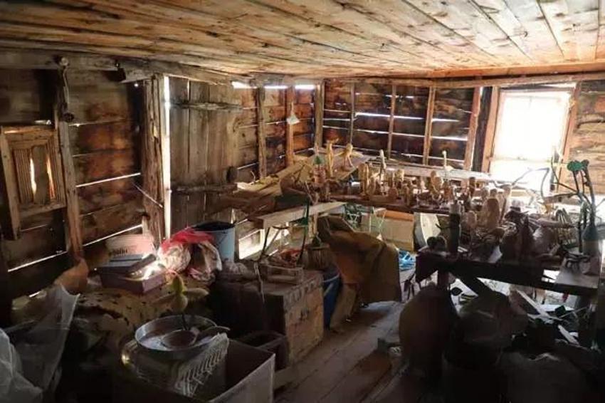 91 yaşında dağlardan toplayıp çocuklar hediye ediyor! Tek bir isteği var