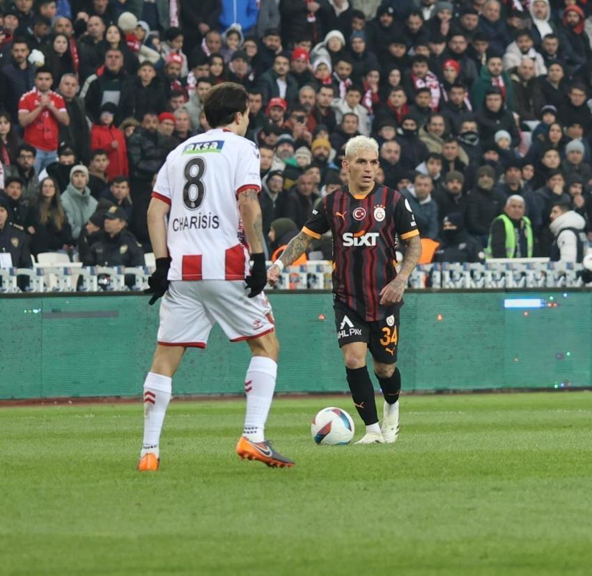 Galatasaray'dan müthiş dönüş! İsyan ettiler: VAR çağırmasına rağmen kırmızı verilmemesi günün özeti
