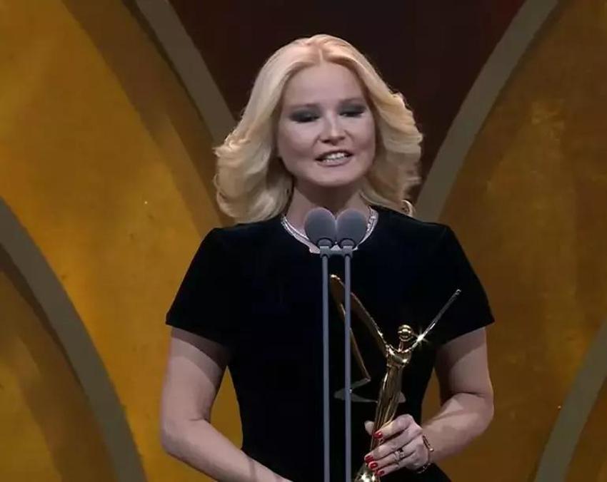 Pantene Altın Kelebek ödülleri sahiplerini buldu! Duygu dolu anlar yaşandı