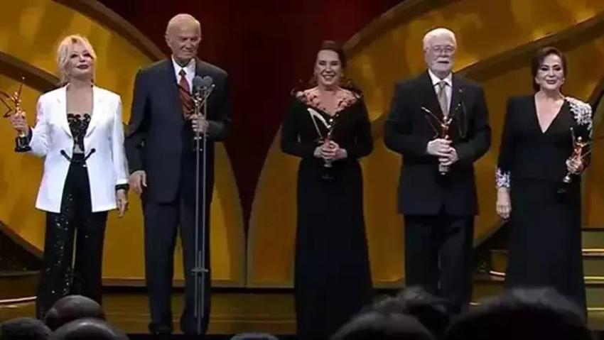 Pantene Altın Kelebek ödülleri sahiplerini buldu! Duygu dolu anlar yaşandı