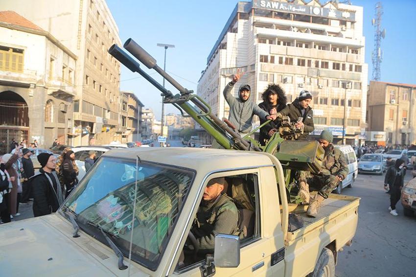 Suriye'de 61 sonra bir ilk! Esad Rusya'ya kaçtı, yeraltı hapishanesi ortaya çıktı, kimseye ulaşılamıyor