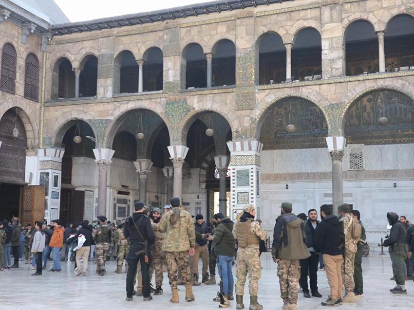 Suriye'de 61 sonra bir ilk! Esad Rusya'ya kaçtı, yeraltı hapishanesi ortaya çıktı, kimseye ulaşılamıyor
