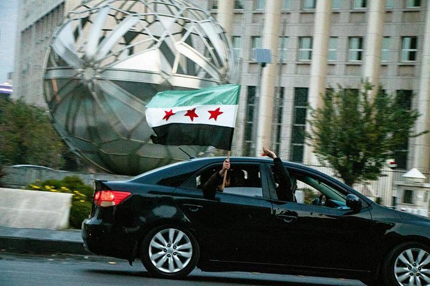 Suriye'de 61 sonra bir ilk! Esad Rusya'ya kaçtı, yeraltı hapishanesi ortaya çıktı, kimseye ulaşılamıyor