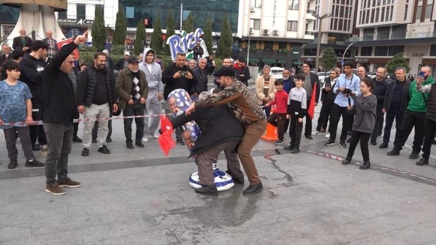 Netanyahu'yu 4 rauntta nakavt etti! Rizeli öğretim üyesinden çılgın gösteri