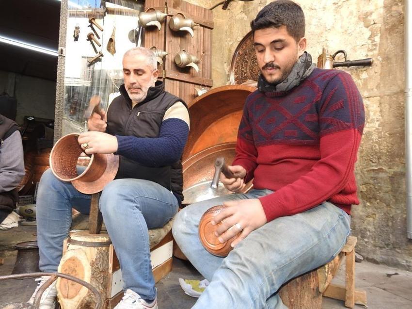 Bakırcı ustasının sılaya dönüşü! Suriye'de mesleğine devam edecek