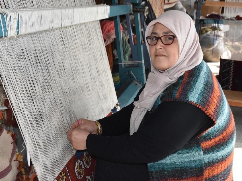 Böyle olur kadın dayanışması! Bergama'da kooperatif kurup tarihi halıları gün yüzüne çıkardılar