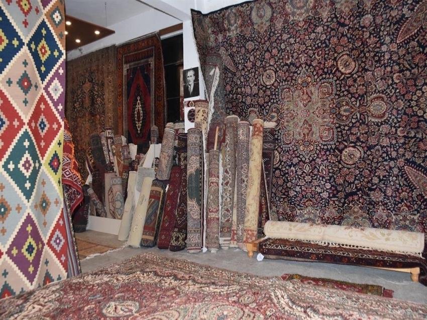 Böyle olur kadın dayanışması! Bergama'da kooperatif kurup tarihi halıları gün yüzüne çıkardılar