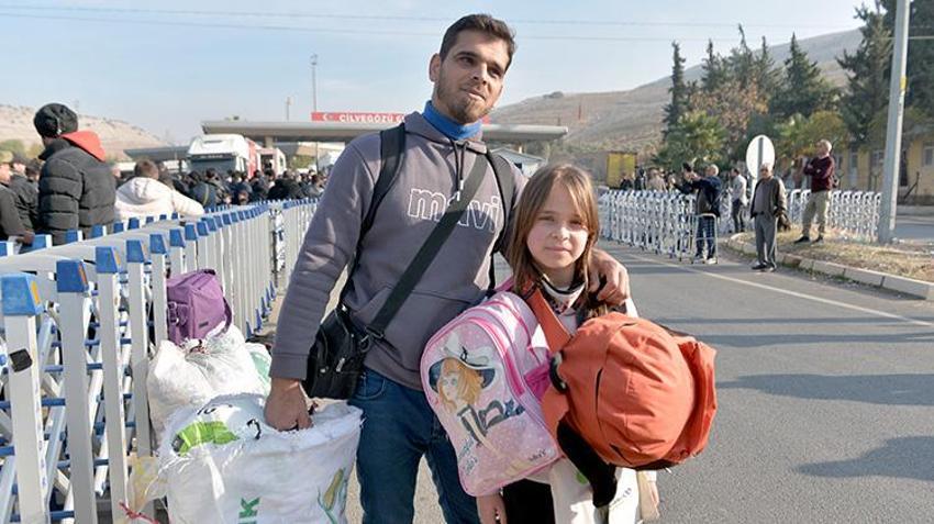 Cilvegözü Gümrük Kapısı'nda Suriyelilerin ülkelerine dönüş yoğunluğu yaşanıyor