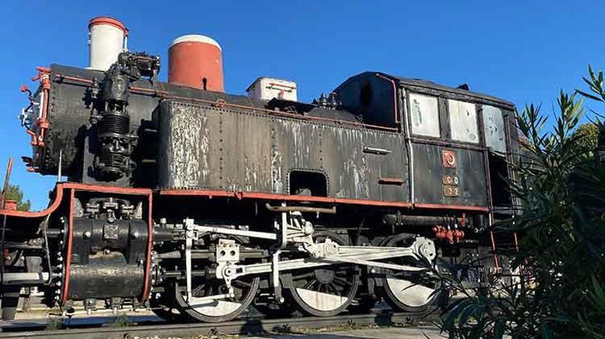 Samsun'da lise öğrencilerinin sigara içmek için girdiği dekor lokomotifte yangın! 