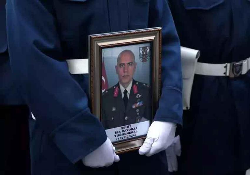 Isparta'da şehit düşen askerlerimize veda! 'Allah'ım cennetine al' diyerek uğurladı