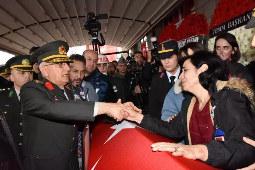 Isparta'da şehit düşen askerlerimize veda! 'Allah'ım cennetine al' diyerek uğurladı