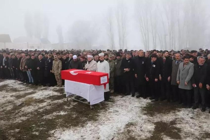 Isparta'da şehit düşen askerlerimize veda! 'Allah'ım cennetine al' diyerek uğurladı