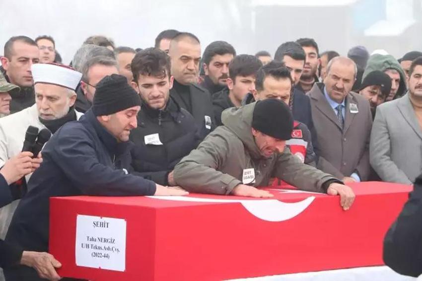 Isparta'da şehit düşen askerlerimize veda! 'Allah'ım cennetine al' diyerek uğurladı