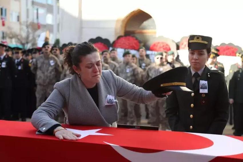 Isparta'da şehit düşen askerlerimize veda! 'Allah'ım cennetine al' diyerek uğurladı