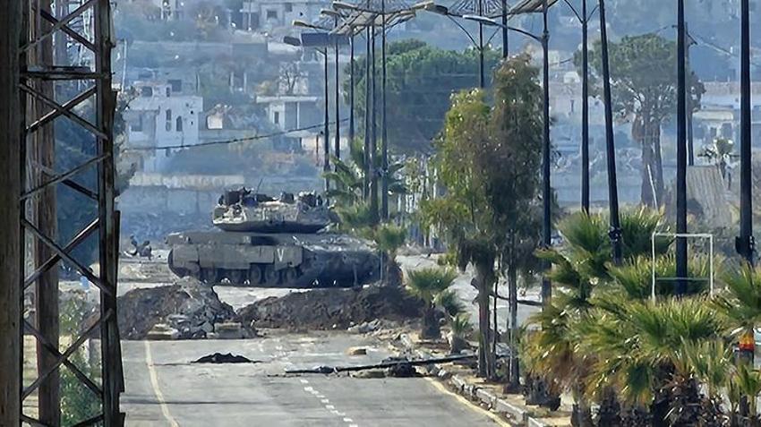 İsrail, Suriye'de 25 kilometre içeriye kadar girdi! Tanklar sokaklarda mevzilendi, 320 askeri nokta vuruldu