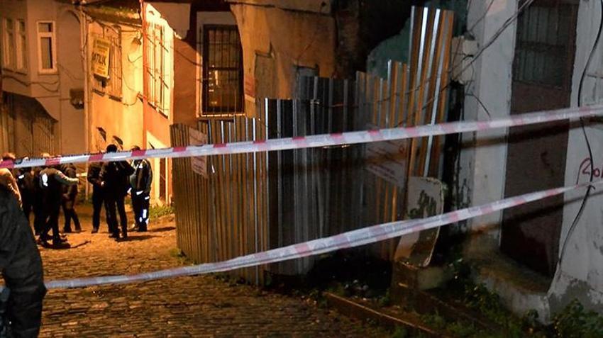 Fatih'te çökmenin yaşandığı metruk binanın Athena Gökhan'a ait olduğu ortaya çıktı