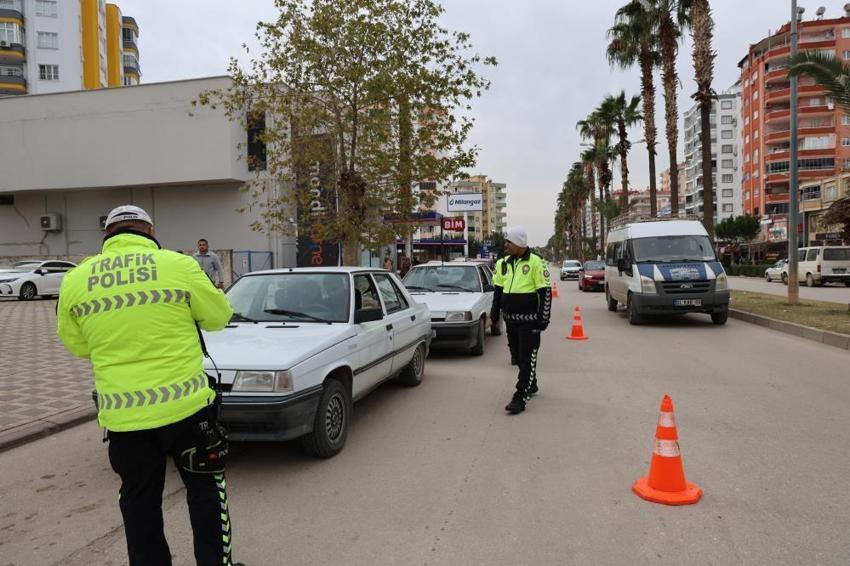 Kozan'da polis kural ihlali yapanları dron ile tespit etti