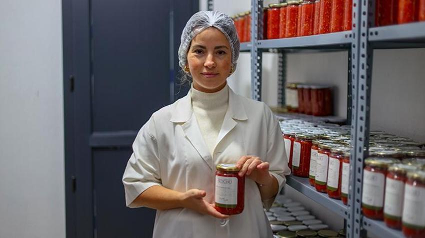 Uzman olarak çalıştığı işinden bir kalemde istifa etti, kendi markasını kurdu! Türkiye'nin dört bir yanına satış yapıyor