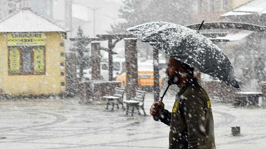 Doğuda kar fırtınası, batıda kuvvetli sağanak yağış! Meteoroloji'den 30 ile uyarı üstüne uyarı geldi!