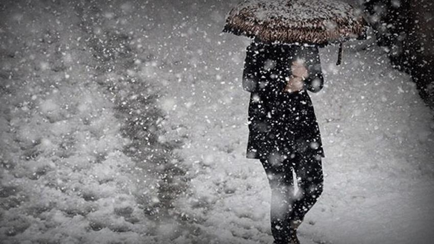 Doğuda kar fırtınası, batıda kuvvetli sağanak yağış! Meteoroloji'den 30 ile uyarı üstüne uyarı geldi!