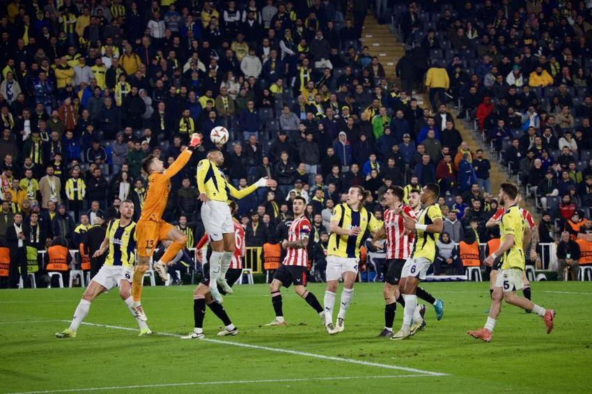 Fenerbahçe, Kadıköy'de yenilince çıldırdı: Mourinho aklımızla alay ediyor, bırak ya...