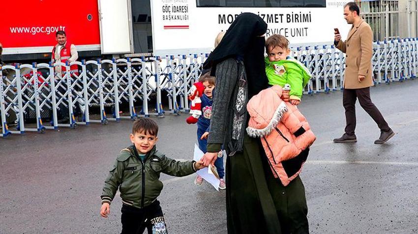 Suriyeliler güven içinde ülkelerine dönmeye devam ediyorlar! 