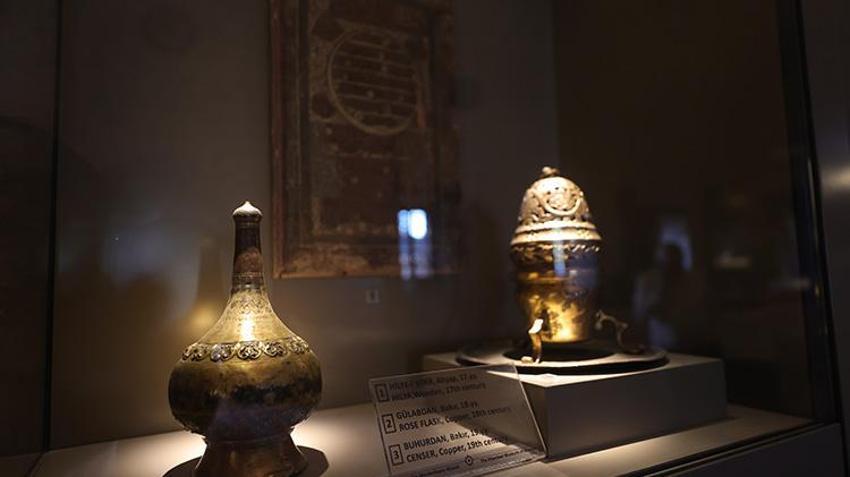 Yaşayan müze Antalya Mevlevihanesi'nde Mevlevi kültür turistlere anlatılıyor