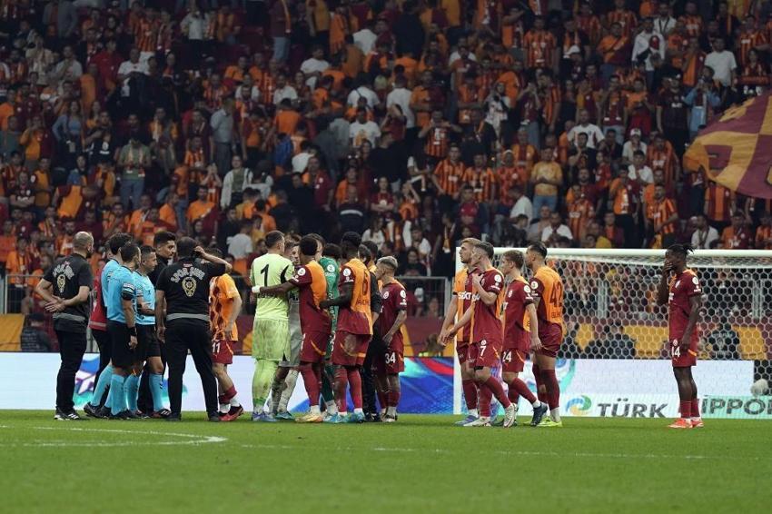 Galatasaray'da Muslera dönemi kapanıyor! Yeni kaleci şimdiden belli oldu