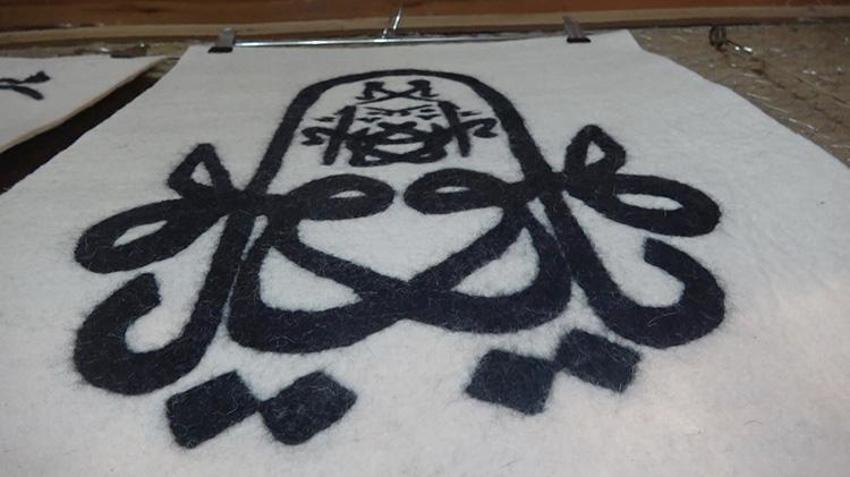 Konya'nın yaşayan insan hazinesi, keçeye mistik dokunuşlarla yeniden boyut kazandırıyor