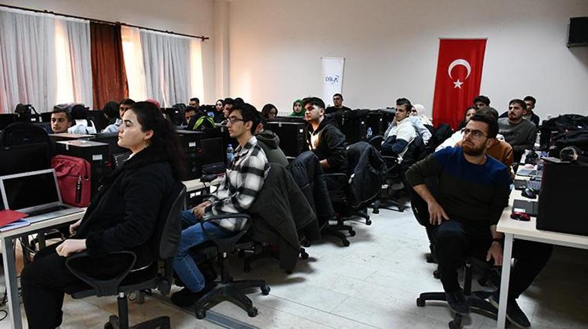 Türkiye'nin siber ordusu Batman'da yetişiyor! Yoğun eğitim programı ile saldırılara kalkan oluyorlar