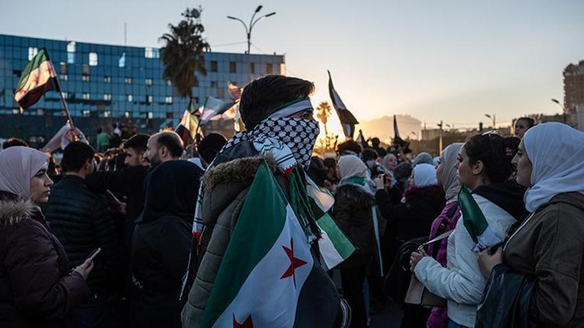 Suriye'ye 13 yıl sonra gelen huzur ve özgürlük: İşte Esadsız ülkede ilk günlerin telaşı