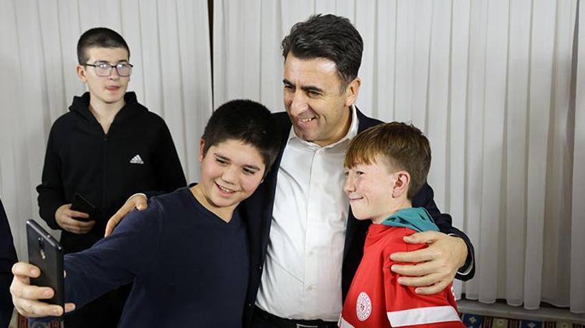 Bilecik Valisi, Sevgi Evleri'nde kalan çocuklarla bir araya geldi