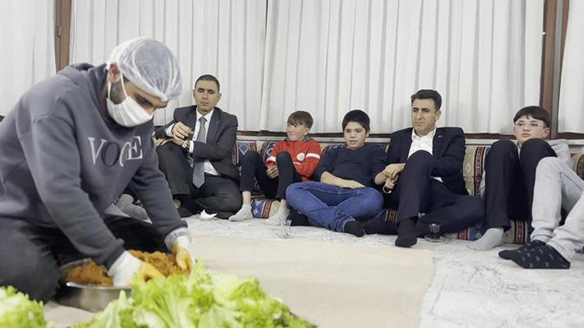 Bilecik Valisi, Sevgi Evleri'nde kalan çocuklarla bir araya geldi