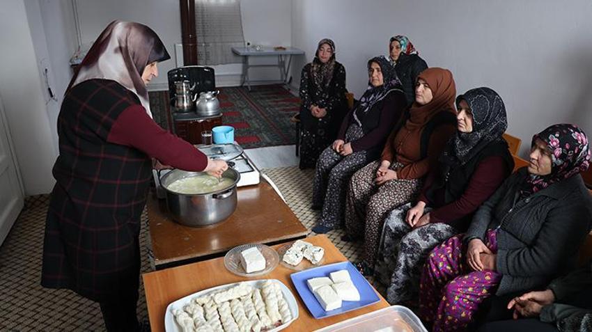 İtalya'nın Mozzarella peyniri Sivas'ta yapılacak! Bakanlık köylü kadınlara peynircilik eğitimi veriyor