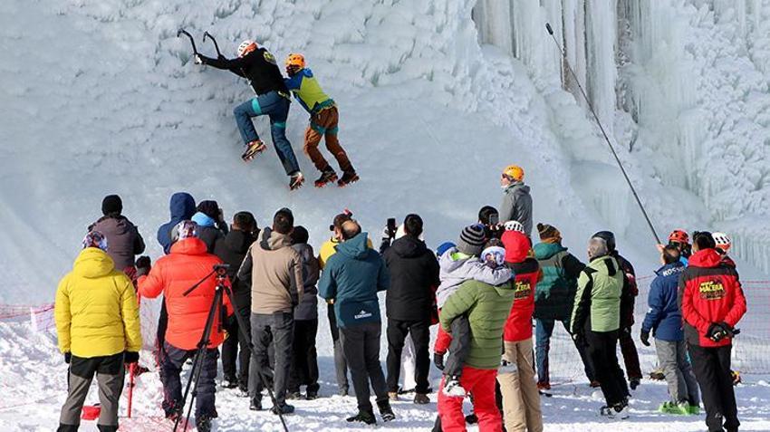 Erzurum Valisi buz duvarına tırmandı, adrenalin tutkunlarını Palandöken'e davet etti
