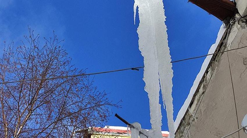 Lapa lapa kar yağışı başladı! Adana'dan Çorum'a onlarca kent beyaza büründü, adım adım İstanbul'a yaklaşıyor