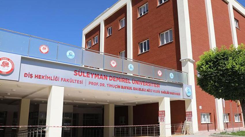 Isparta'da yapay zekayla yerli diş protezi yapıldı! İki haftalık tedavi 48 saate düşürüldü