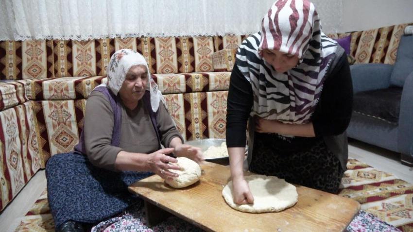 Yozgat'ın meşhur kömbesi yıllardır kalabalık sofraların gözdesi!