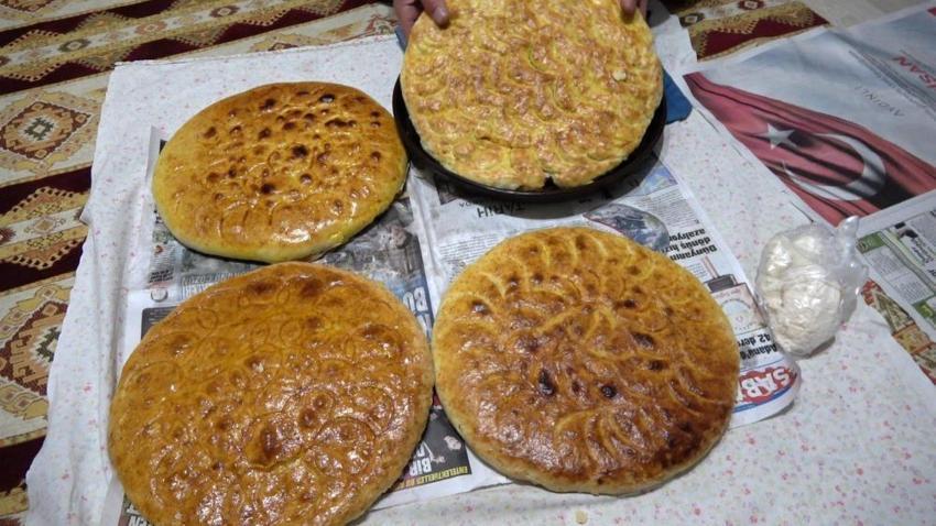 Yozgat'ın meşhur kömbesi yıllardır kalabalık sofraların gözdesi!