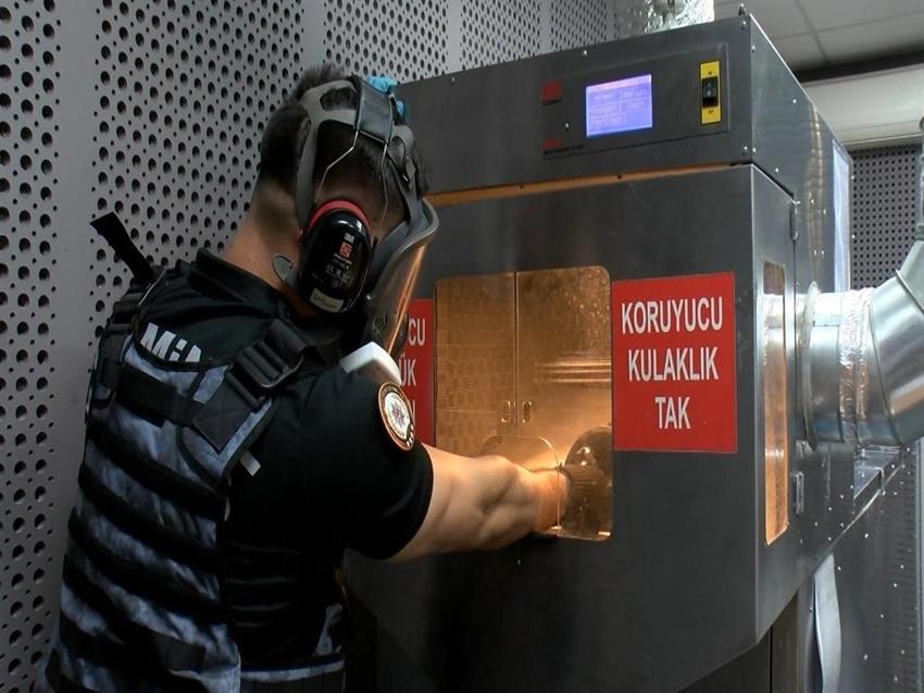 Gerçek suçluyu ortaya çıkaran yöntem! Bursa'da polis laboratuvarı böyle çalışıyor
