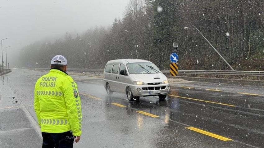 Lapa lapa kar yağışları geliyor! Meteoroloji sağanak yağış, kuvvetli rüzgar, çığ, buzlanma ve dona karşı uyardı