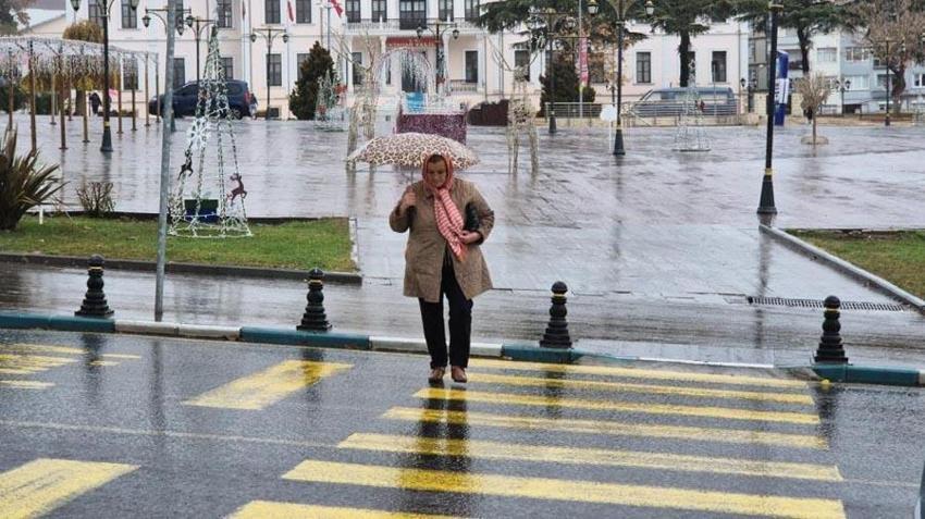 Lapa lapa kar yağışları geliyor! Meteoroloji sağanak yağış, kuvvetli rüzgar, çığ, buzlanma ve dona karşı uyardı