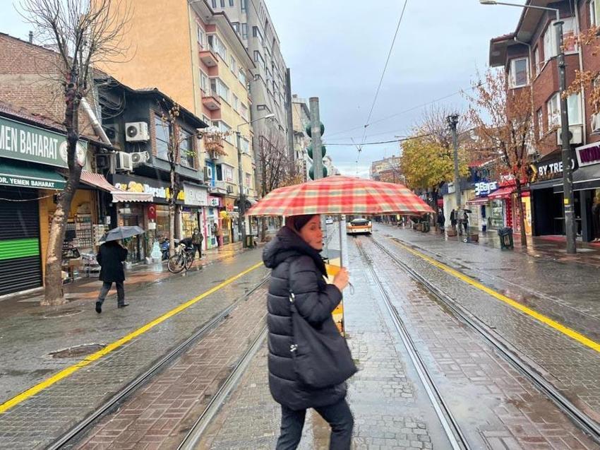Lapa lapa kar yağışları geliyor! Meteoroloji sağanak yağış, kuvvetli rüzgar, çığ, buzlanma ve dona karşı uyardı