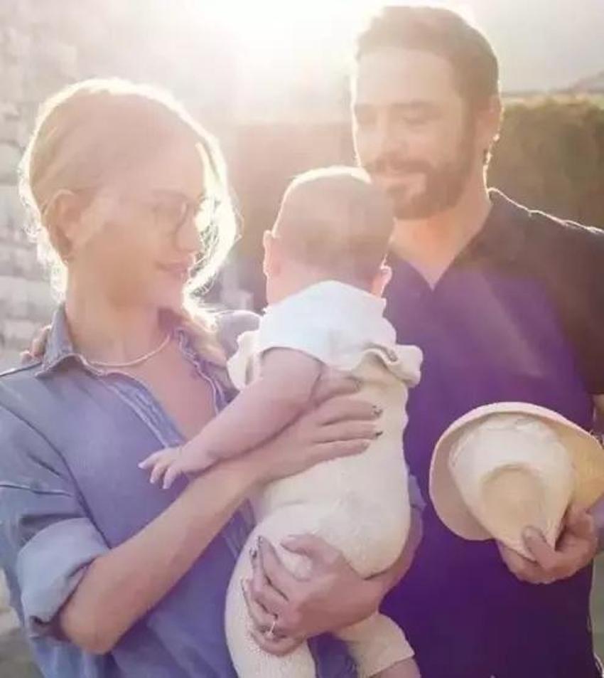 Oğlunun yüzünü ilk kez gösterdi... İşte Kemal bebek!