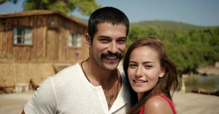 Fahriye Evcen ve Burak Özçivit Fransa'da aşk tazeledi