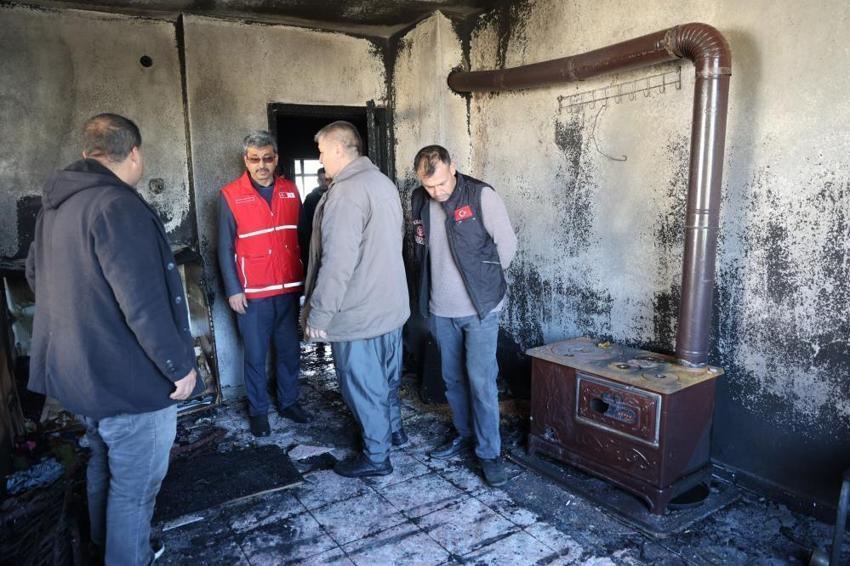 Kozan'da 10 yaşındaki çocuk babaannesini yangından kurtardı!