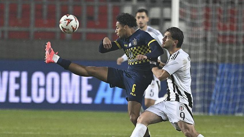 Beşiktaş kapı dışarı etti! Bronckhorst gerçeği ortaya çıktı: Ekibiyle yan gelip, yatmış!